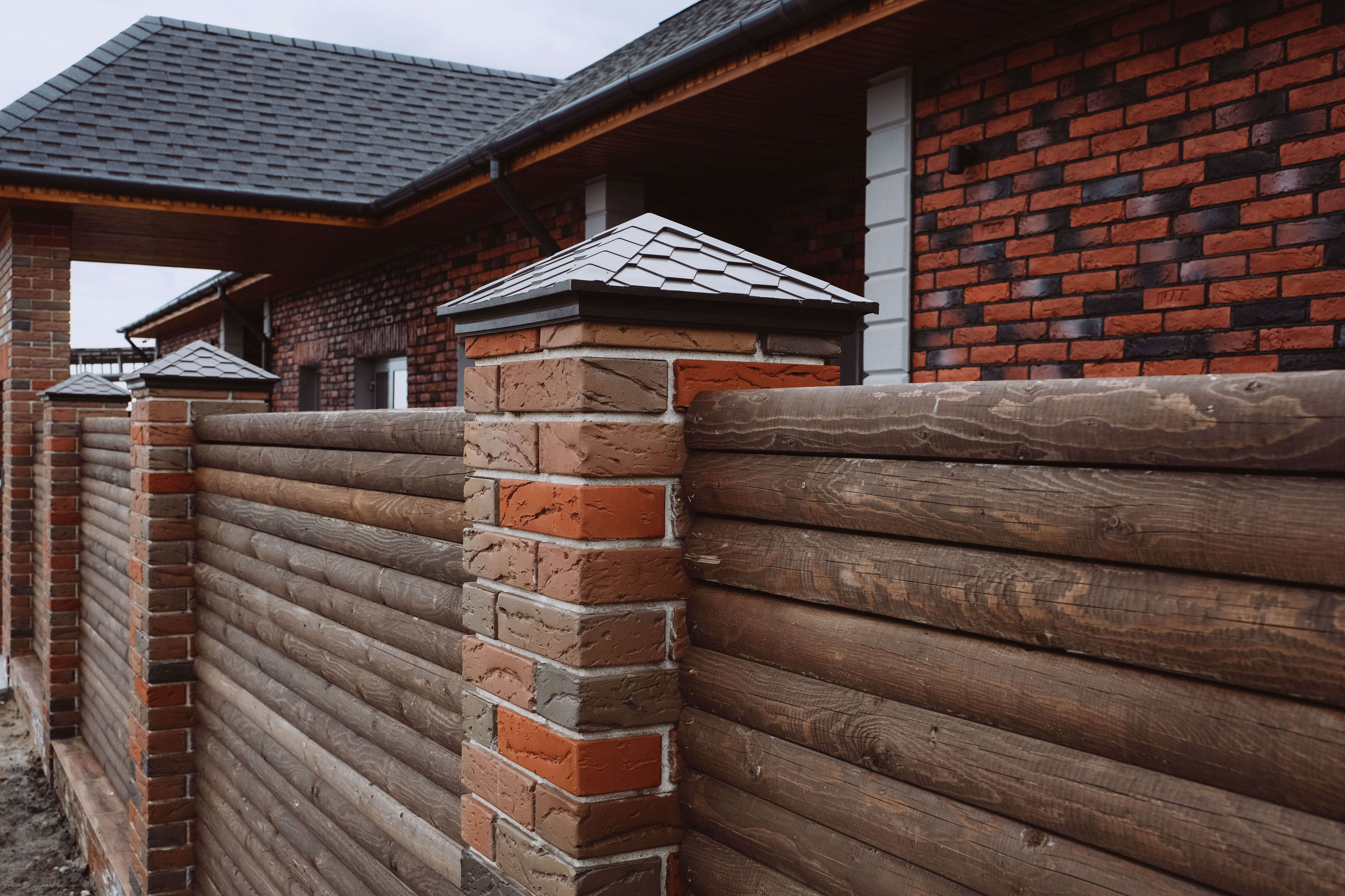 Колпак Zking Эверест Коричневый на столб 1.5х1.5 кирпича (390х390мм) в Раменском фото